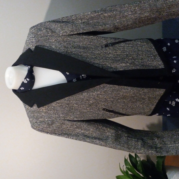 Ann Taylor blazer - Picture 2 of 5